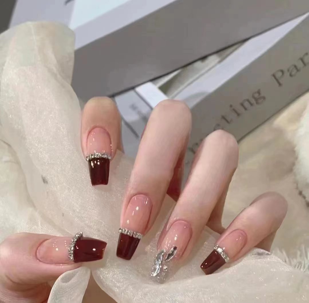 ネイルチップ ミディアム オーバル 人気 3d マグネット デザイン ファッション 266