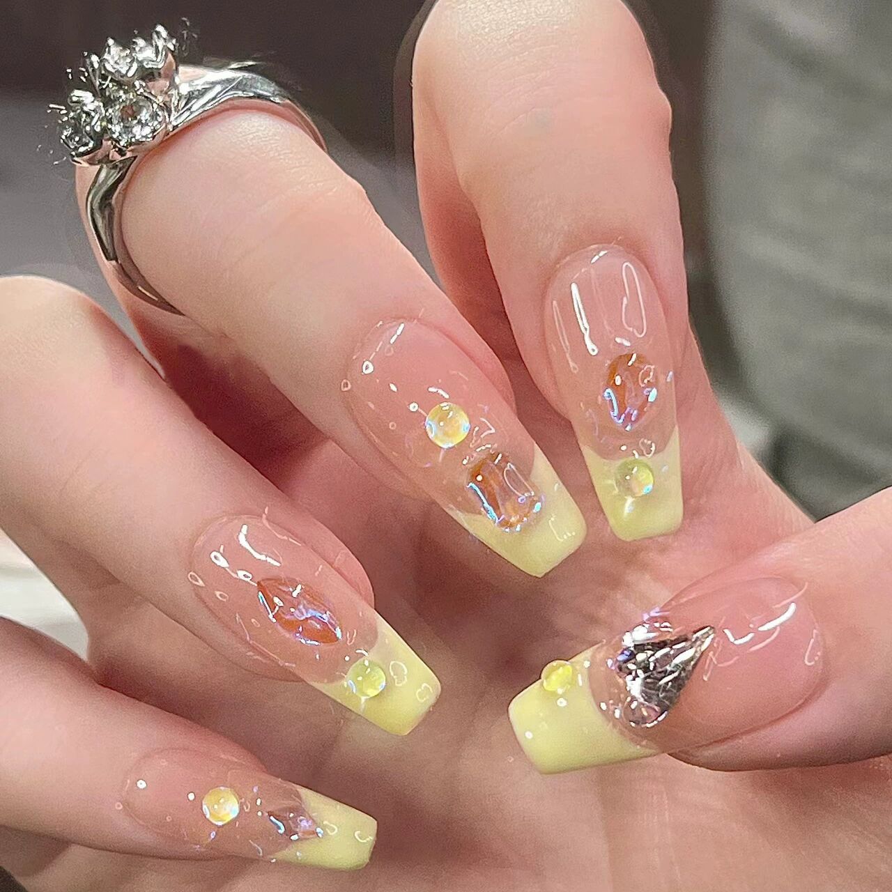 ネイルチップ ミディアム オーバル 人気 3d マグネット デザイン ファッション 363